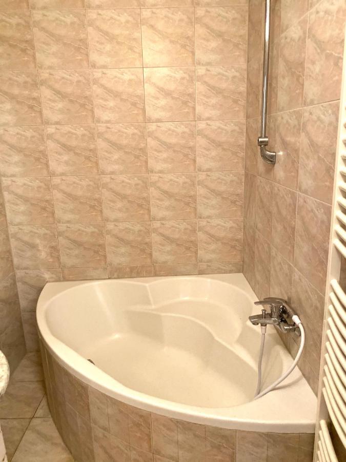 Apartment Opera Виена Екстериор снимка